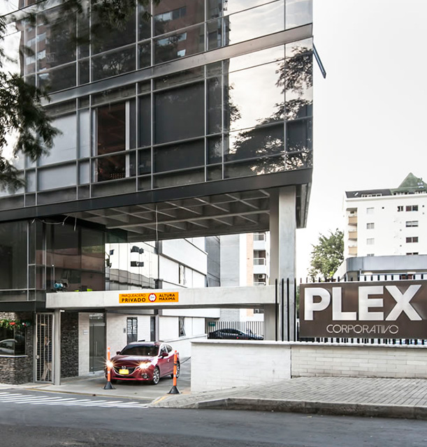 Parqueadero Edificio Plex